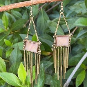 Retro Vintage Goldtone Shell Dangle Earrings